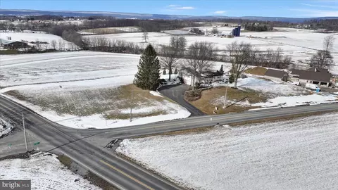 61 W Rosebud Rd, Myerstown, PA 17067