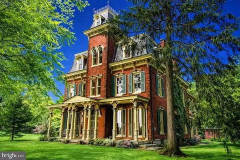807 Weavertown Rd, Myerstown, PA 17067