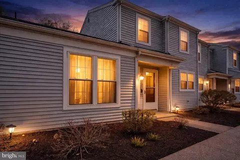 511 Cambridge Ct, Palmyra, PA 17078