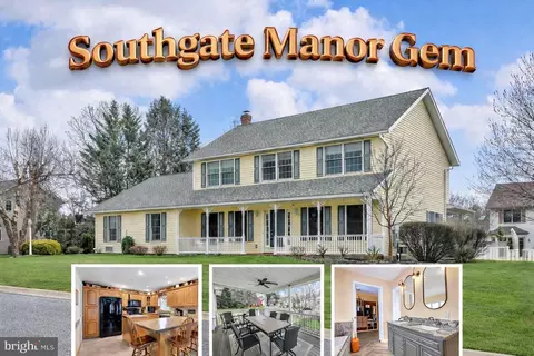 13 Manor Dr, Lebanon, PA 17042