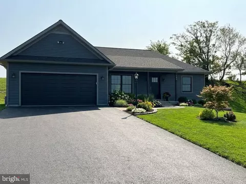 108 Starlight Ln, Lebanon, PA 17046