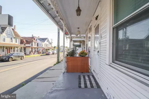 79 E Main St, Newmanstown, PA 17073