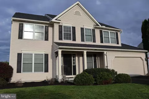 129 Pickwick Cir, Palmyra, PA 17078