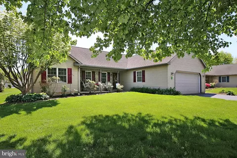 34 Scenic Dr, Myerstown, PA 17067