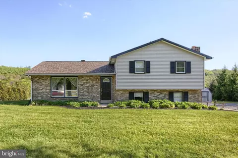 64 Fairway Dr, Jonestown, PA 17038
