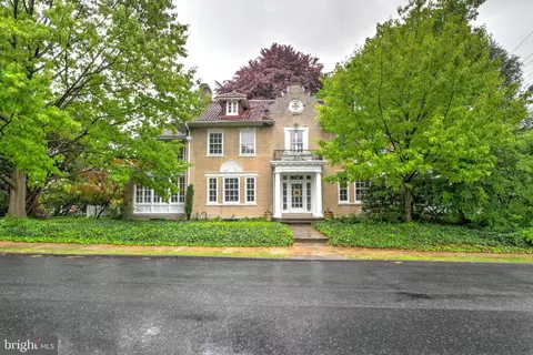 2 E High St, Lebanon, PA 17042