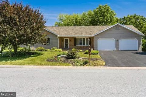 630 Richfield Dr, Lebanon, PA 17042
