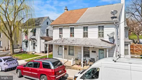 319 W Church St, Annville, PA 17003