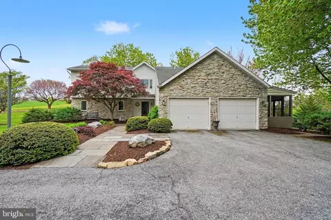 212 Sheep Hill Rd, Schaefferstown, PA 17088