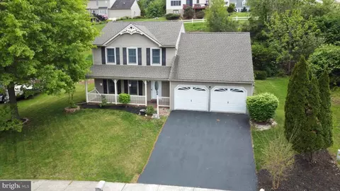 69 English Dr, Palmyra, PA 17078