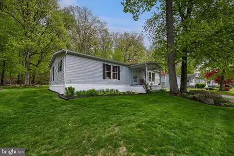 36 Maple Ave, Manheim, PA 17545 photo 2