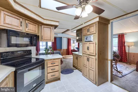36 Maple Ave, Manheim, PA 17545 photo 14