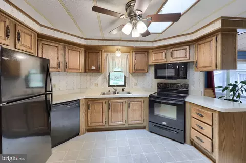 36 Maple Ave, Manheim, PA 17545 photo 13
