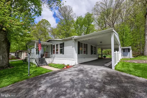 36 Maple Ave, Manheim, PA 17545 photo 4