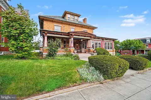 231 E Main St, Palmyra, PA 17078