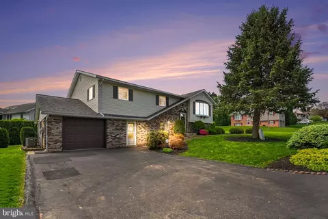 18 Palm Ln, Lebanon, PA 17042
