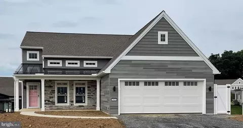 1015 Riverstone Cir #425, Lebanon, PA 17042