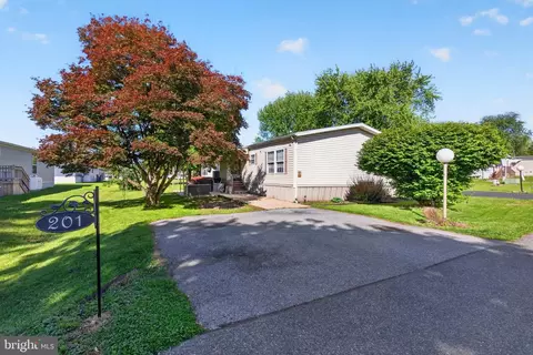 201 Northcrest Acrs, Lebanon, PA 17046
