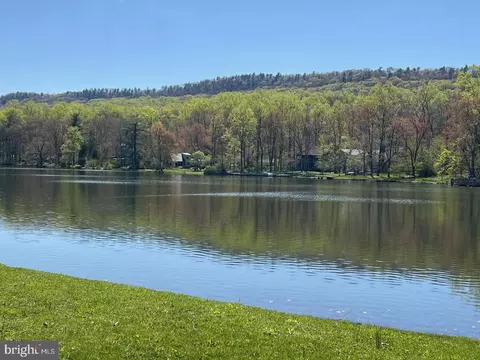 120 Spruce St, Fredericksburg, PA 17026