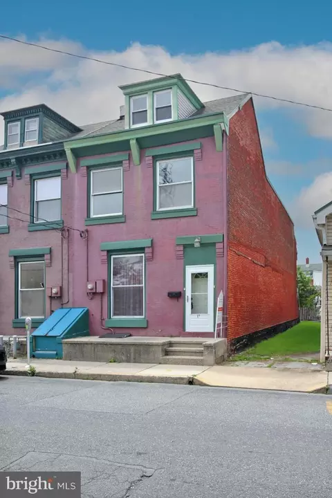 27 N 6th St, Lebanon, PA 17046
