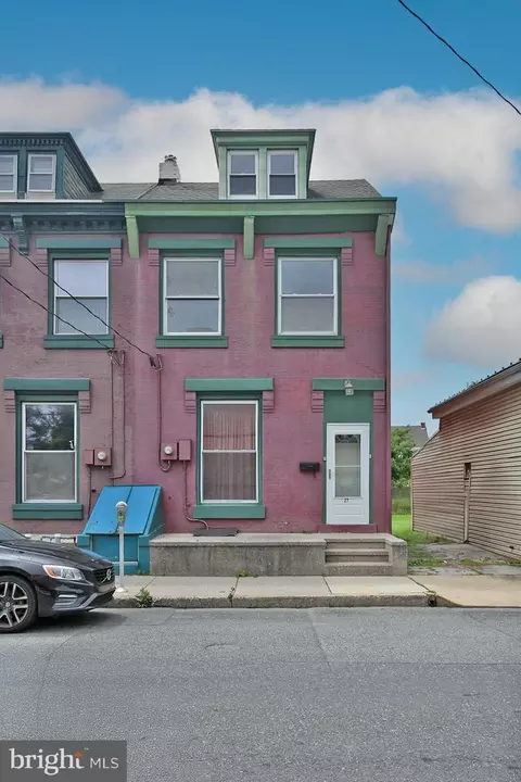 27 N 6th St, Lebanon, PA 17046