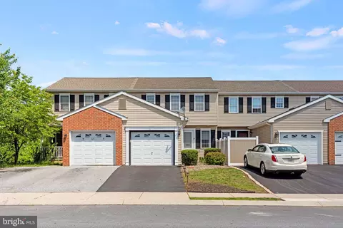 125 Lighthouse Dr, Jonestown, PA 17038