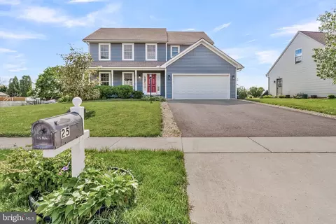 25 Springbrook Dr, Palmyra, PA 17078