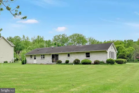 Exterior - 109 Spruce St, Lebanon, PA 17042 photo 6 of 11