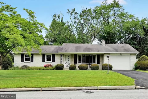 Exterior - 109 Spruce St, Lebanon, PA 17042 photo 3 of 11