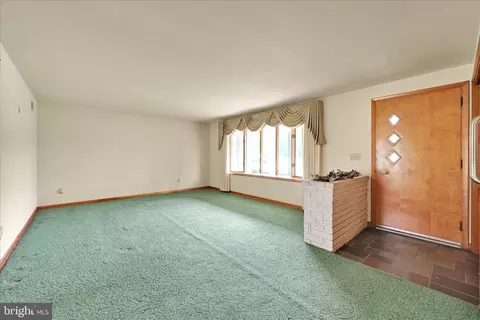 Living - 109 Spruce St, Lebanon, PA 17042 photo 1 of 2