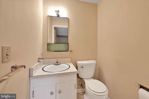 Bath - 109 Spruce St, Lebanon, PA 17042 photo 2 of 2