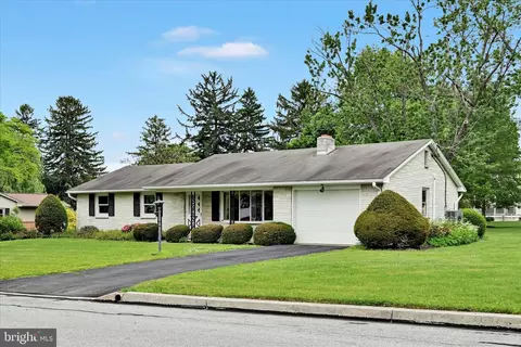 Exterior - 109 Spruce St, Lebanon, PA 17042 photo 2 of 11