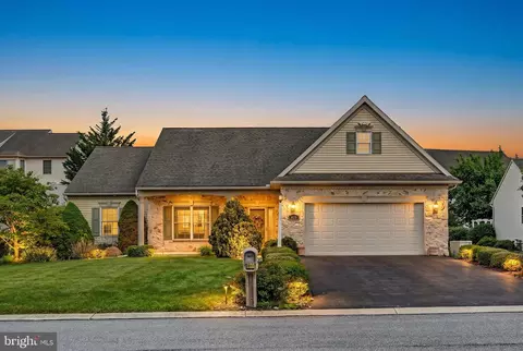 850 Water Edge Ct L-0049, Lebanon, PA 17046