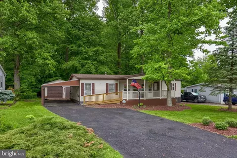 12 Poplar Dr, Manheim, PA 17545