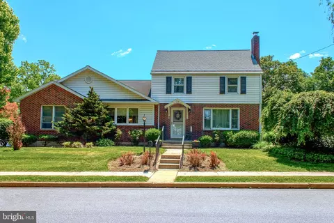 716 W Maple St, Palmyra, PA 17078