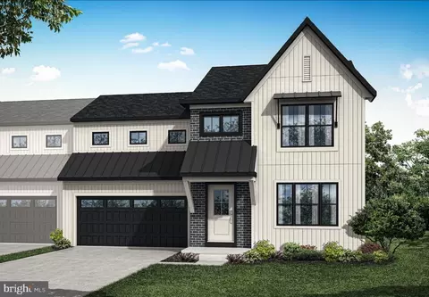 8 Melrose Ln, Palmyra, PA 17078