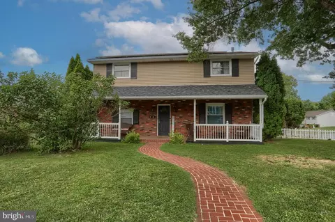 747 Barbara Ann Dr, Lebanon, PA 17046