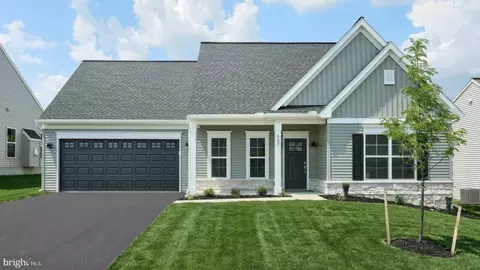 607 Lilliana Dr, Lebanon, PA 17046