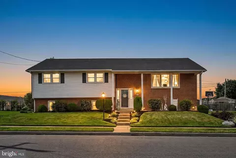 623 W Pine St, Palmyra, PA 17078