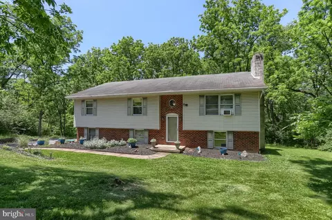 19 Peach St, Annville, PA 17003