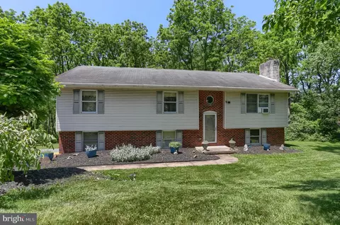 19 Peach St, Annville, PA 17003