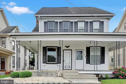 Exterior - 228 E Cherry St, Palmyra, PA 17078 photo 2 of 17