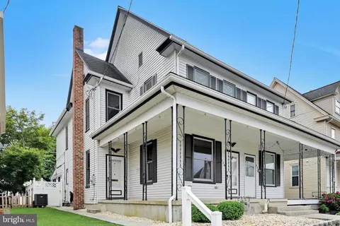 Exterior - 228 E Cherry St, Palmyra, PA 17078 photo 4 of 17