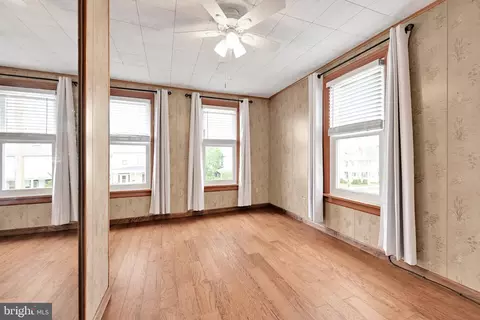 Bedroom - 228 E Cherry St, Palmyra, PA 17078 photo 5 of 7