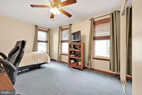 Bedroom - 228 E Cherry St, Palmyra, PA 17078 photo 3 of 7