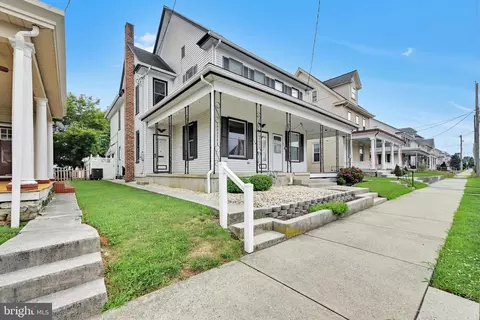 Exterior - 228 E Cherry St, Palmyra, PA 17078 photo 5 of 17
