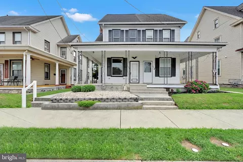 Exterior - 228 E Cherry St, Palmyra, PA 17078 photo 3 of 17