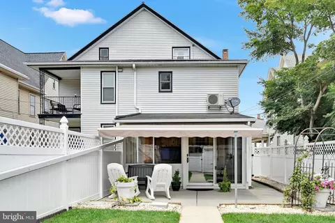 Exterior - 228 E Cherry St, Palmyra, PA 17078 photo 14 of 17
