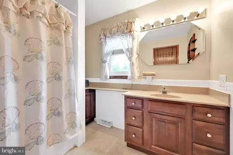Bath - 228 E Cherry St, Palmyra, PA 17078 photo 1 of 1