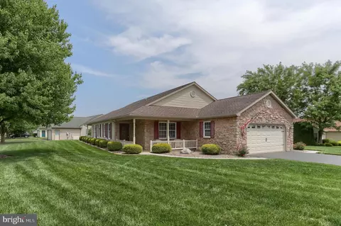 90 Arbor Dr, Myerstown, PA 17067